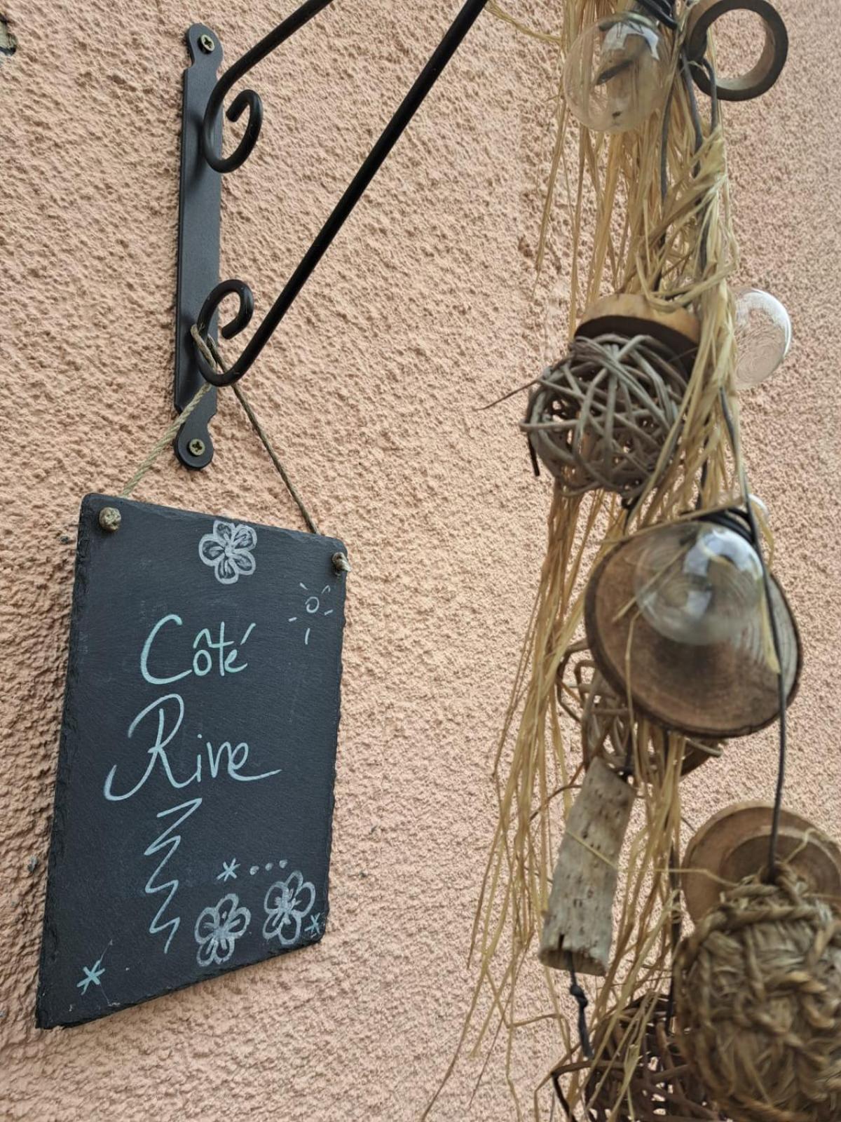 Cote Rive, Au Bord De La Riviere La Moselotte Et Terrasse *